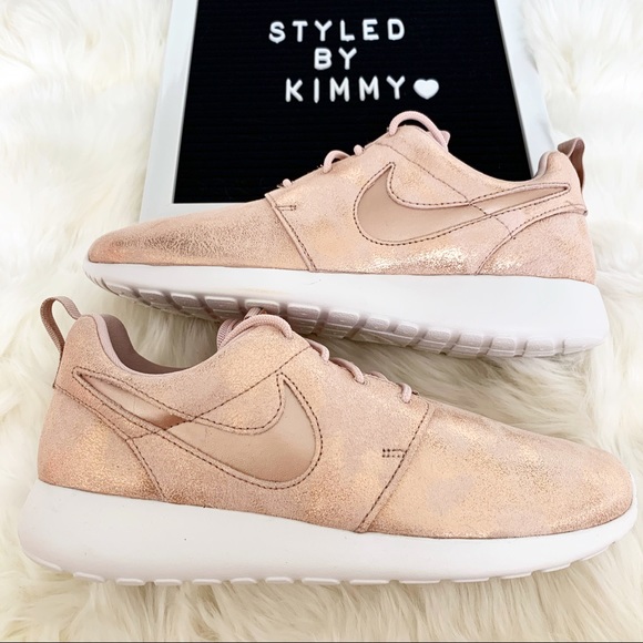 Nike Roshe One Sneakers Training Shoes Metallic - Picture 3 of 9